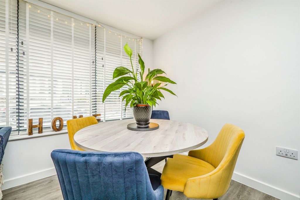 Additional image 8 of 2 bed flat for saleCardiff Road, Llandaff, Cardiff CF5