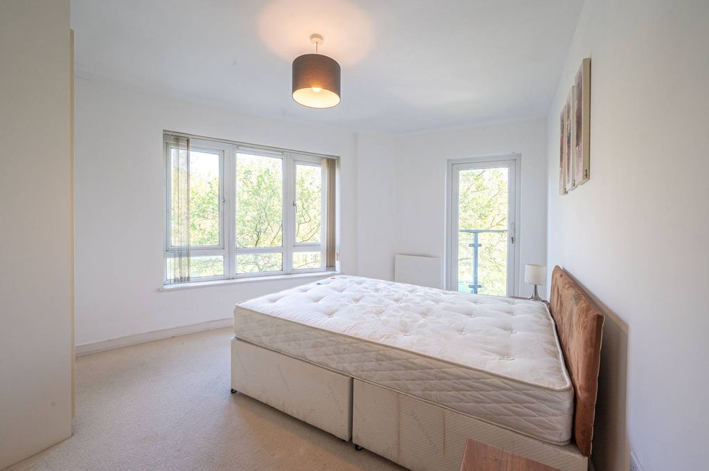 Additional image 5 of 2 bed flat for saleHeritage Avenue, Colindale, London NW9
