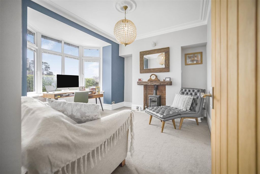 4 bed detached house for saleCreigiau, Cardiff CF15 photo 5