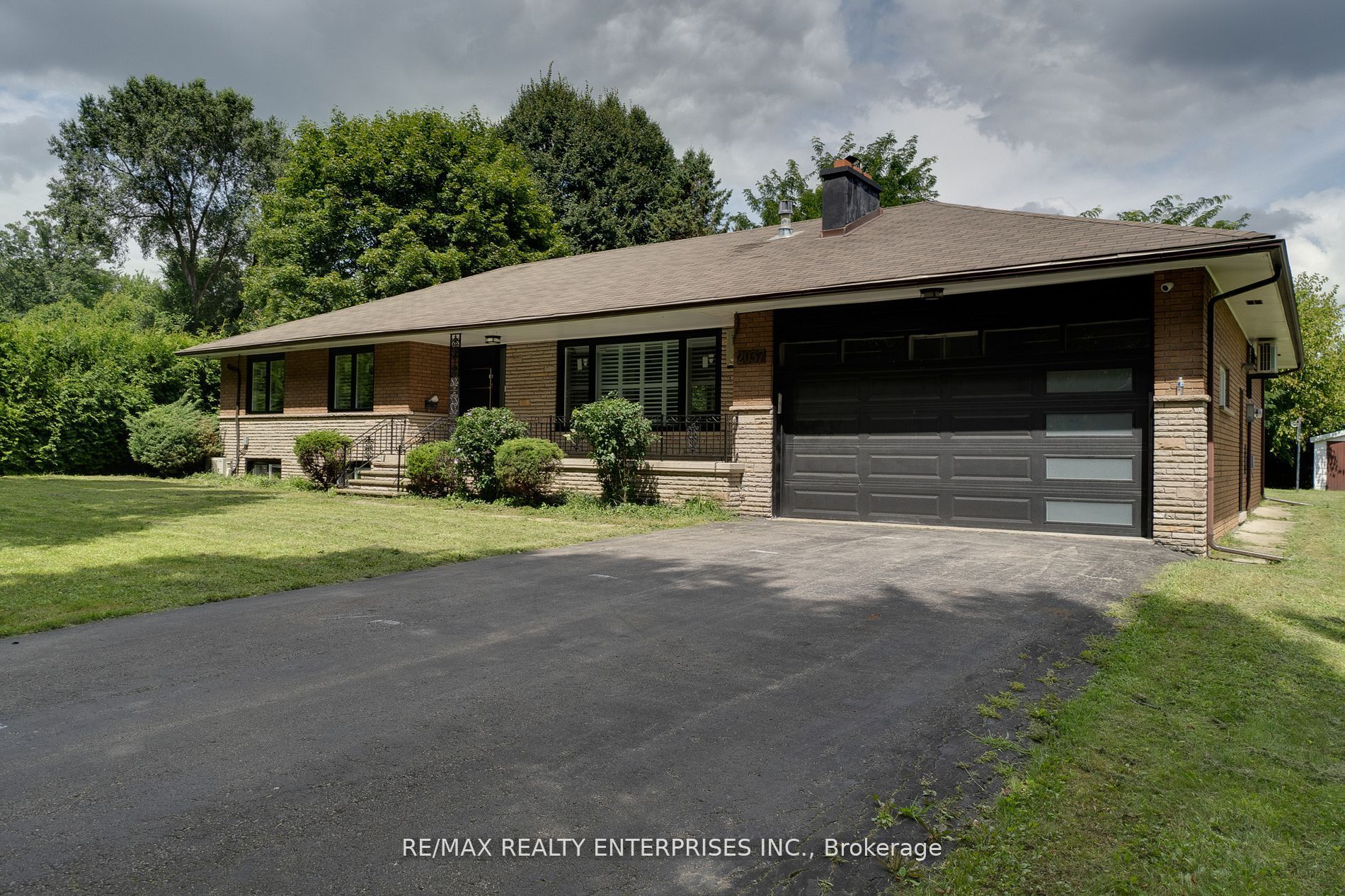 2037 Lynchmere Avenue, Mississauga, ON, L5B 1W7
