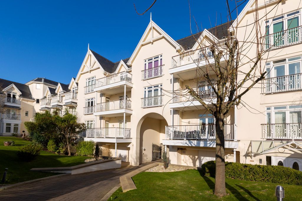 2 bed flat for saleChateau Royale, Grouville JE3