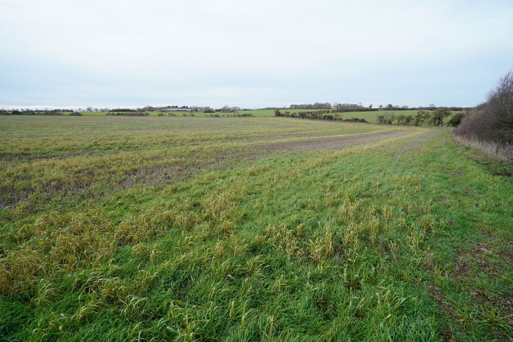 Land for saleMilton Road, Thurleigh MK44 photo 4
