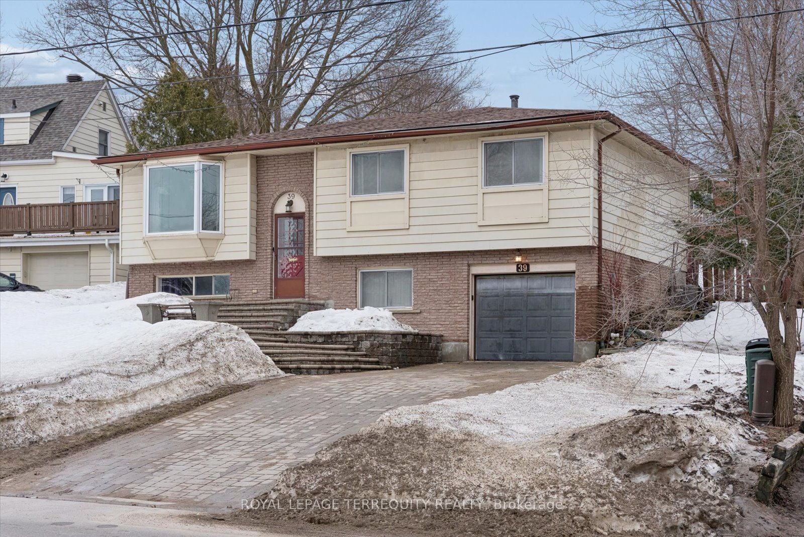39 Baldwin Lane, Barrie, ON, L4N 2W2 photo 2