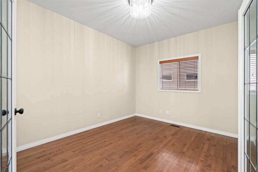 Additional image 5 of 29 Royal Birkdale Drive NW, Calgary, AB, T3G 5C7