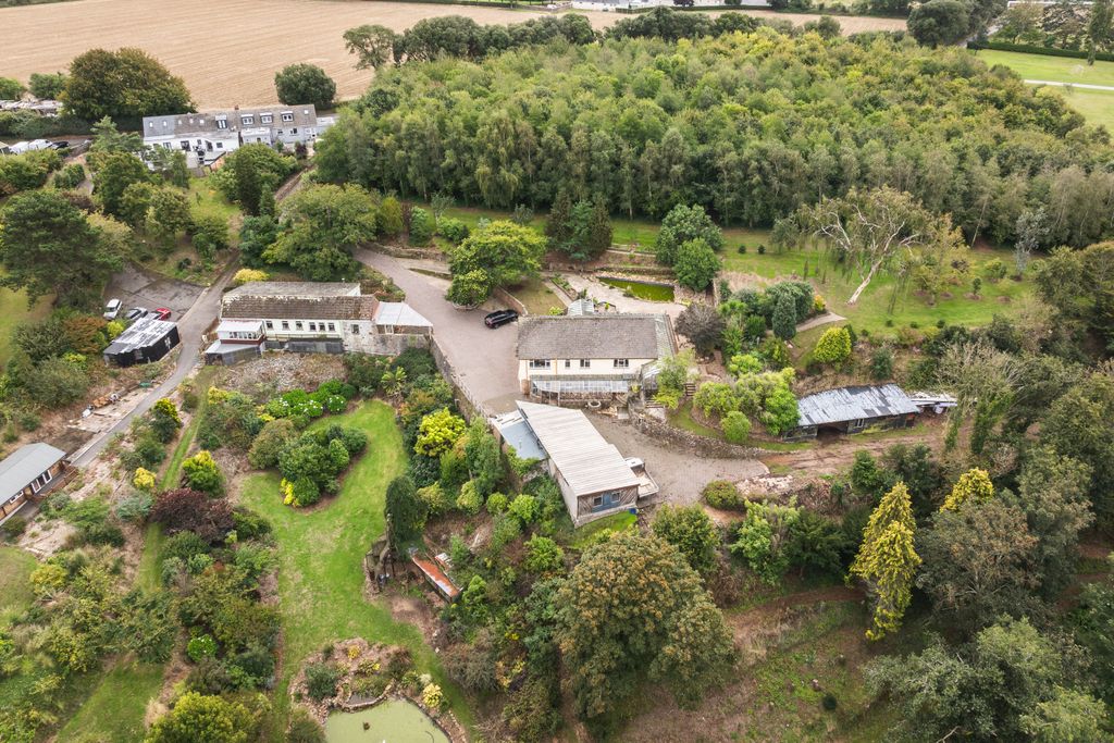 Additional image 5 of 6 bed detached house for saleLa Rue De La Blanche Pierre, St. Lawrence, Jersey JE3