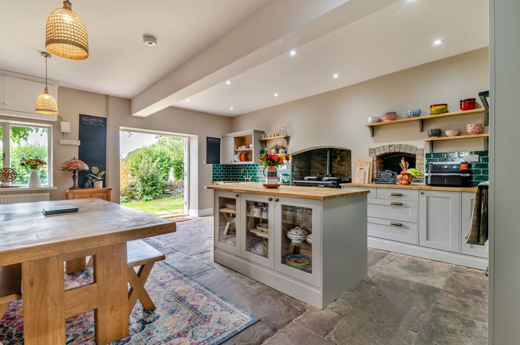 Additional image 3 of 5 bed detached house for saleGarway, Hereford HR2