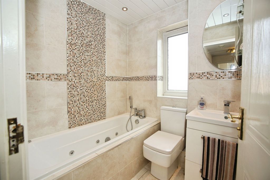 Additional image 20 of 4 bed detached house for saleCoed-Y-Graig, Ystrad Mynach, Hengoed CF82