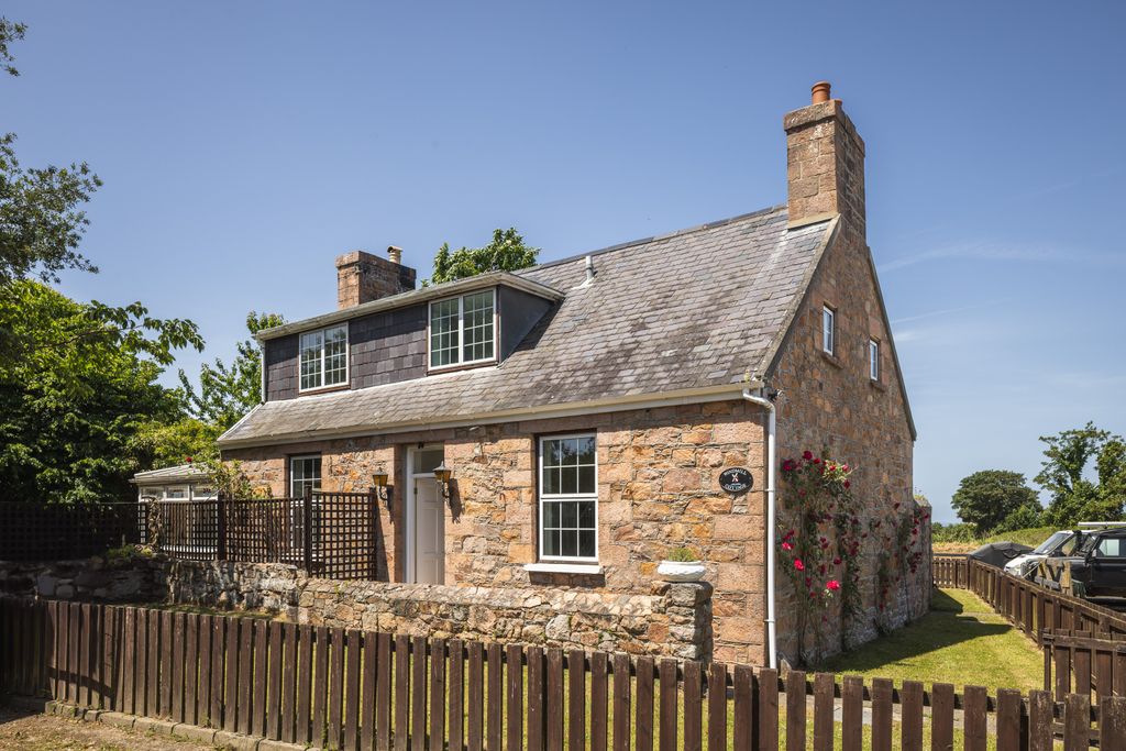 3 bed detached house for saleLes Chenolles, St. Peter, Jersey JE3