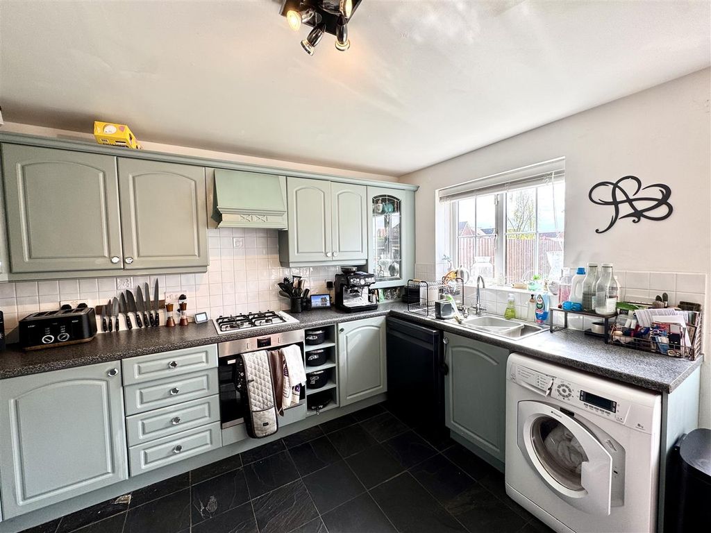 Additional image 3 of 4 bed detached house for saleWoodpecker Close, Rogiet, Caldicot NP26