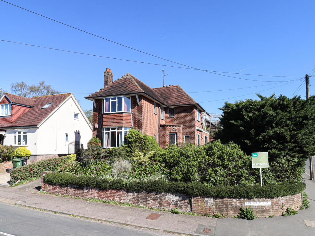 Barnfield Road, Harpenden, AL5