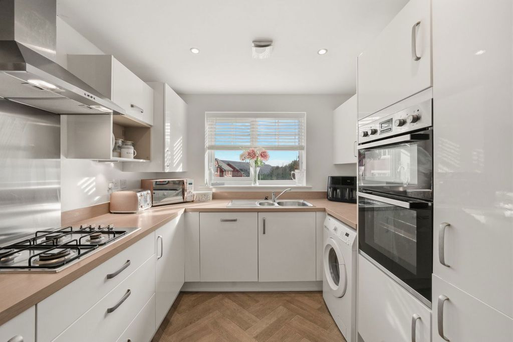 3 bed detached house for saleBlue Lake Close, Ebbw Vale NP23