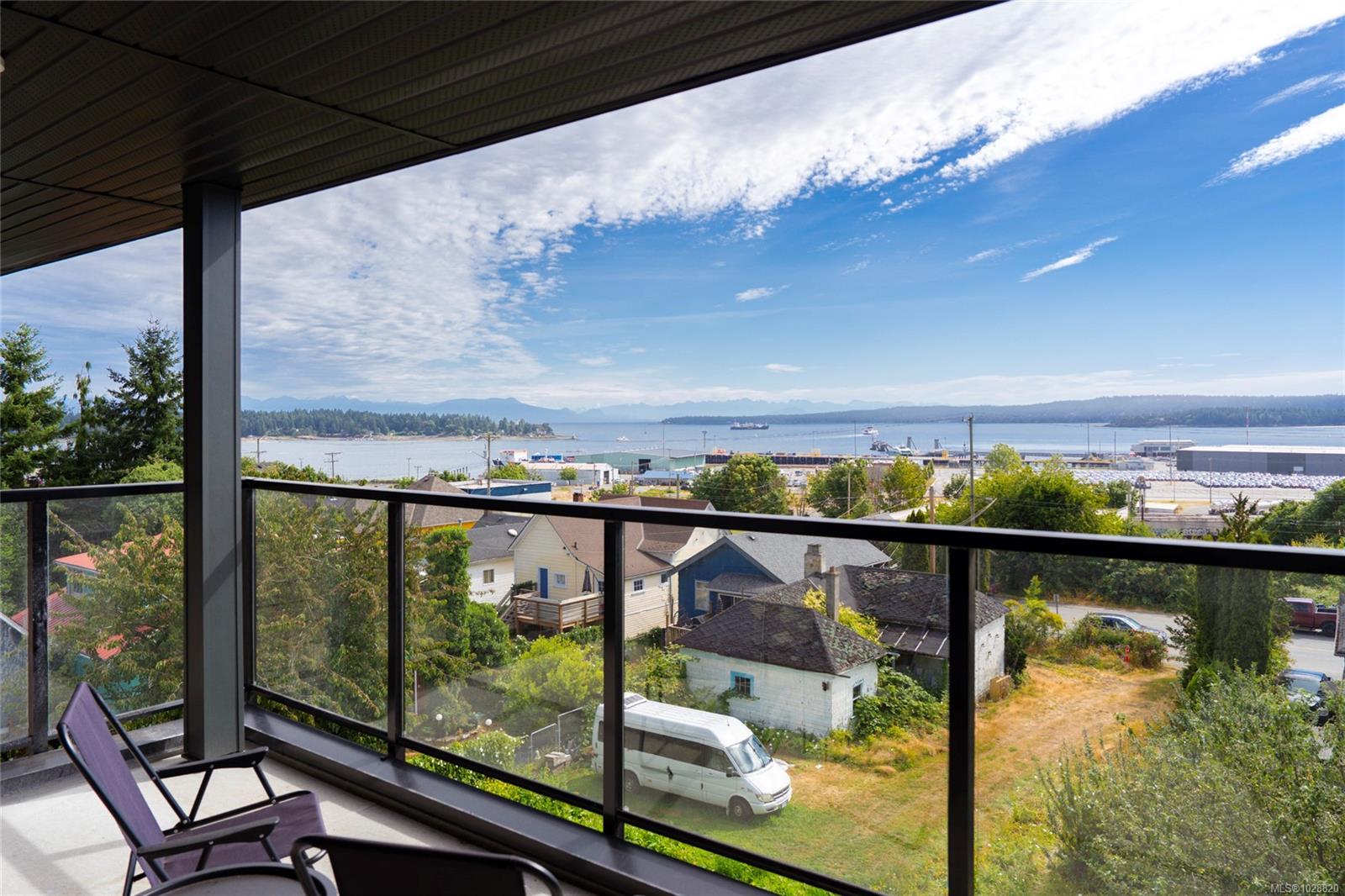 304-45 Haliburton Street, Nanaimo, BC, V9R 4V6 photo 3