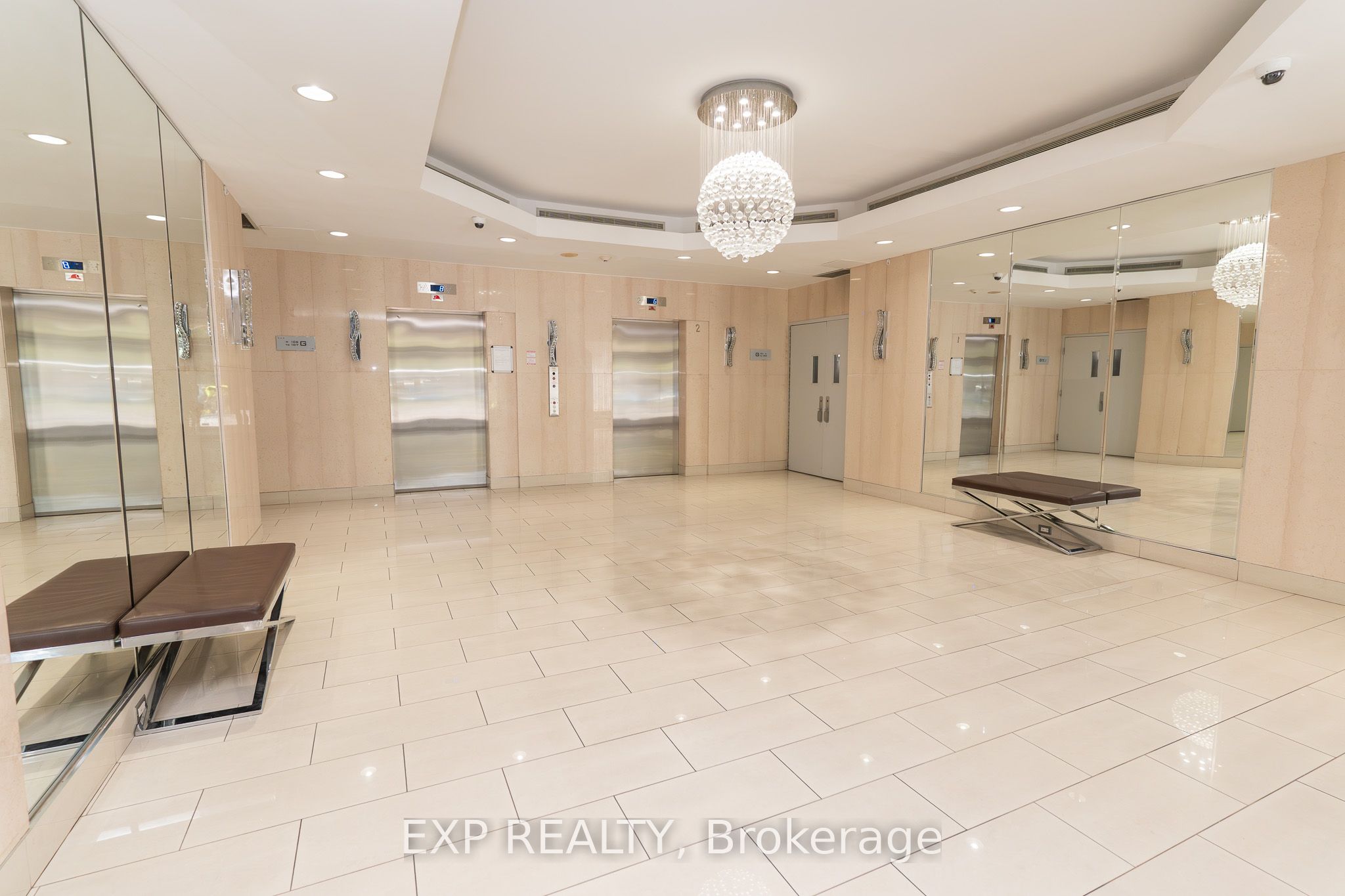 Additional image 2 of PH 8-1500 Grazia Court, Mississauga, ON, L4W 4Z9