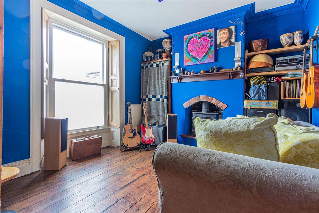 4 bed terraced house for saleRomilly Crescent, Pontcanna, Cardiff CF11 photo 4