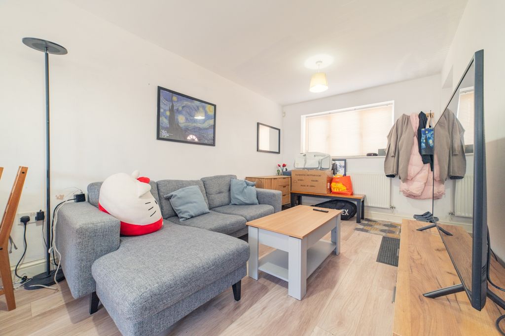 Additional image 4 of 2 bed flat for saleDeemuir Square, Tremorfa CF24