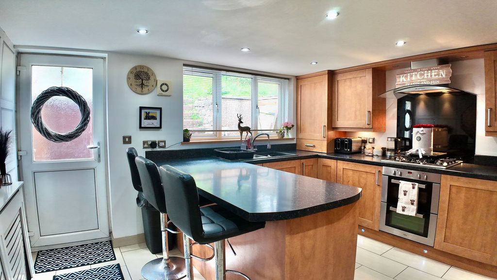 Additional image 3 of 2 bed property for saleWesley Place, Beaufort NP23