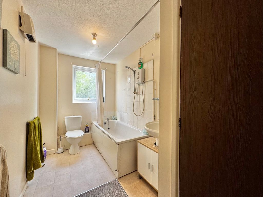 Additional image 8 of 2 bed flat for saleCollingwood Avenue, Newport NP19