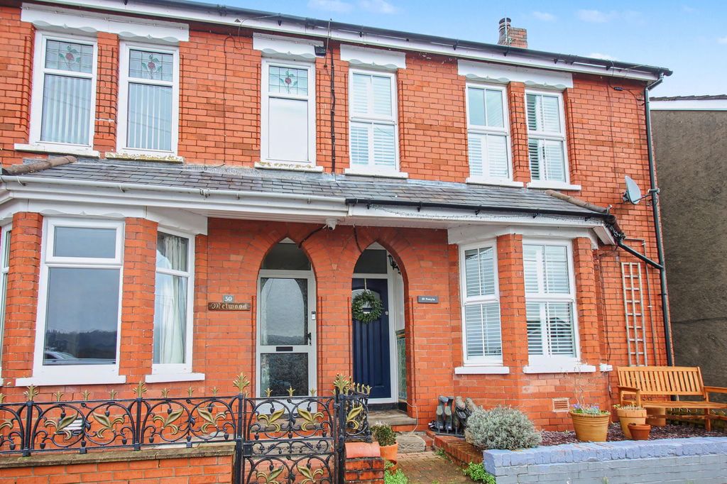 4 bed semi-detached house for saleWyndham Street, Machen CF83