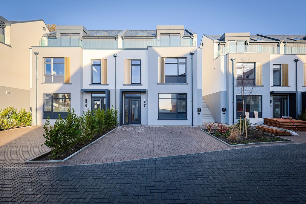 4 bed property for saleLes Bas Courtils Road, St Sampson's, Guernsey GY2
