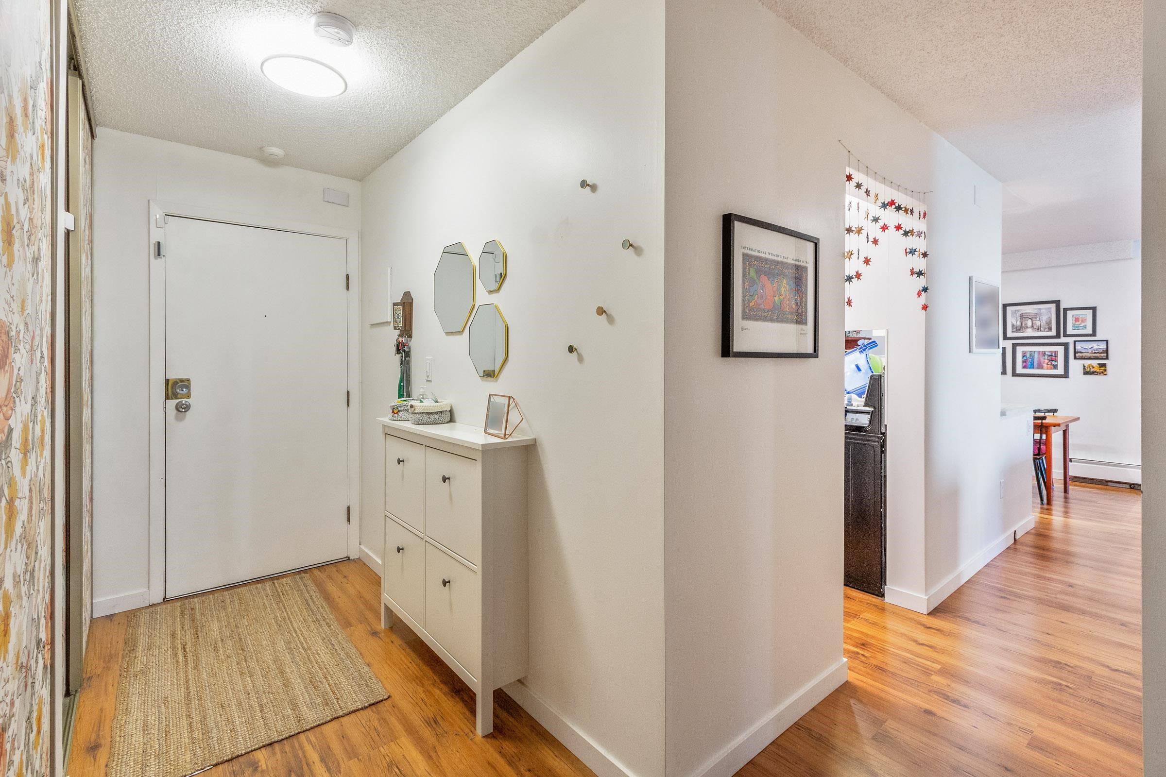 Additional image 3 of 104-9101 Horne Street, Burnaby, BC, V3N 4M3