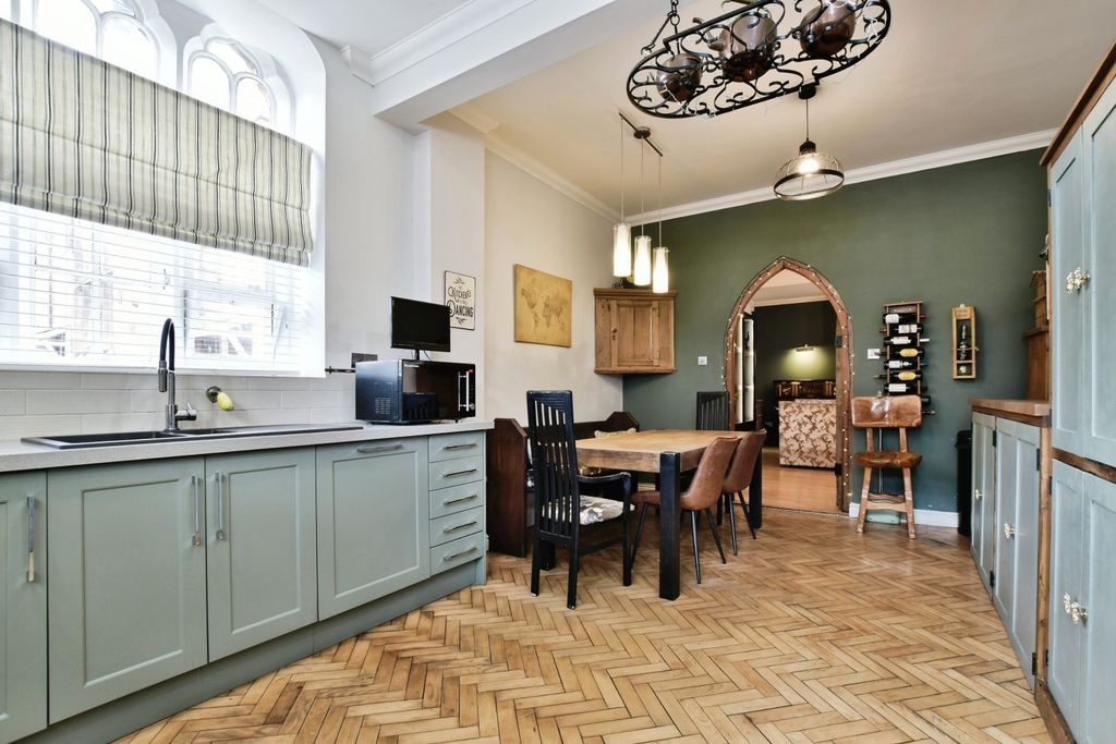 Additional image 8 of 4 bed mews for saleHartford Road, Davenham, Northwich CW9