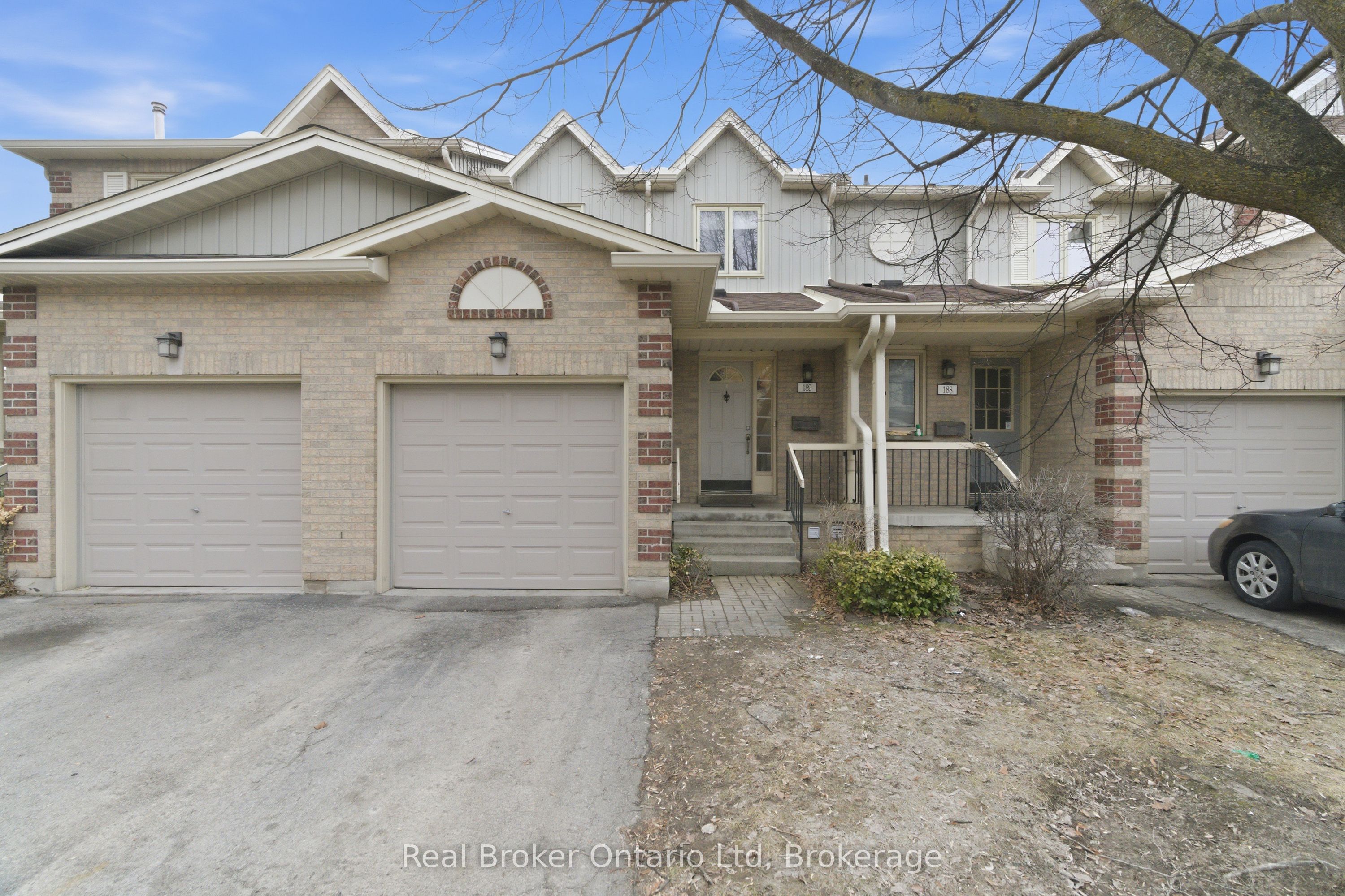 189-302 College Avenue W, Guelph, ON, N1G 4T6