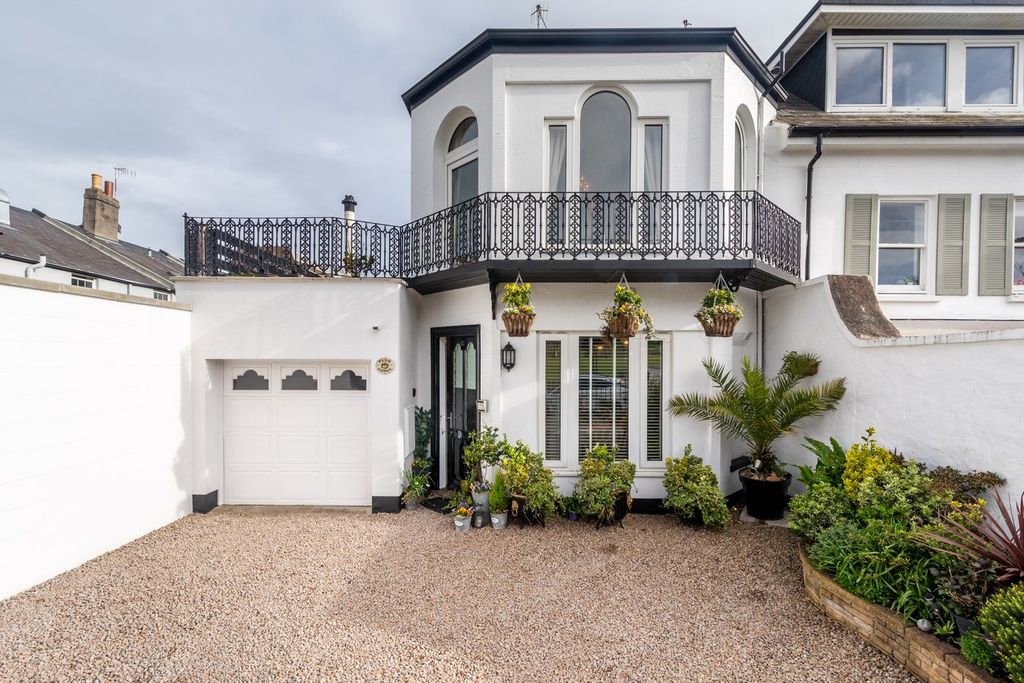 Additional image 20 of 2 bed property for sale13 Pierson Road, St Helier JE2