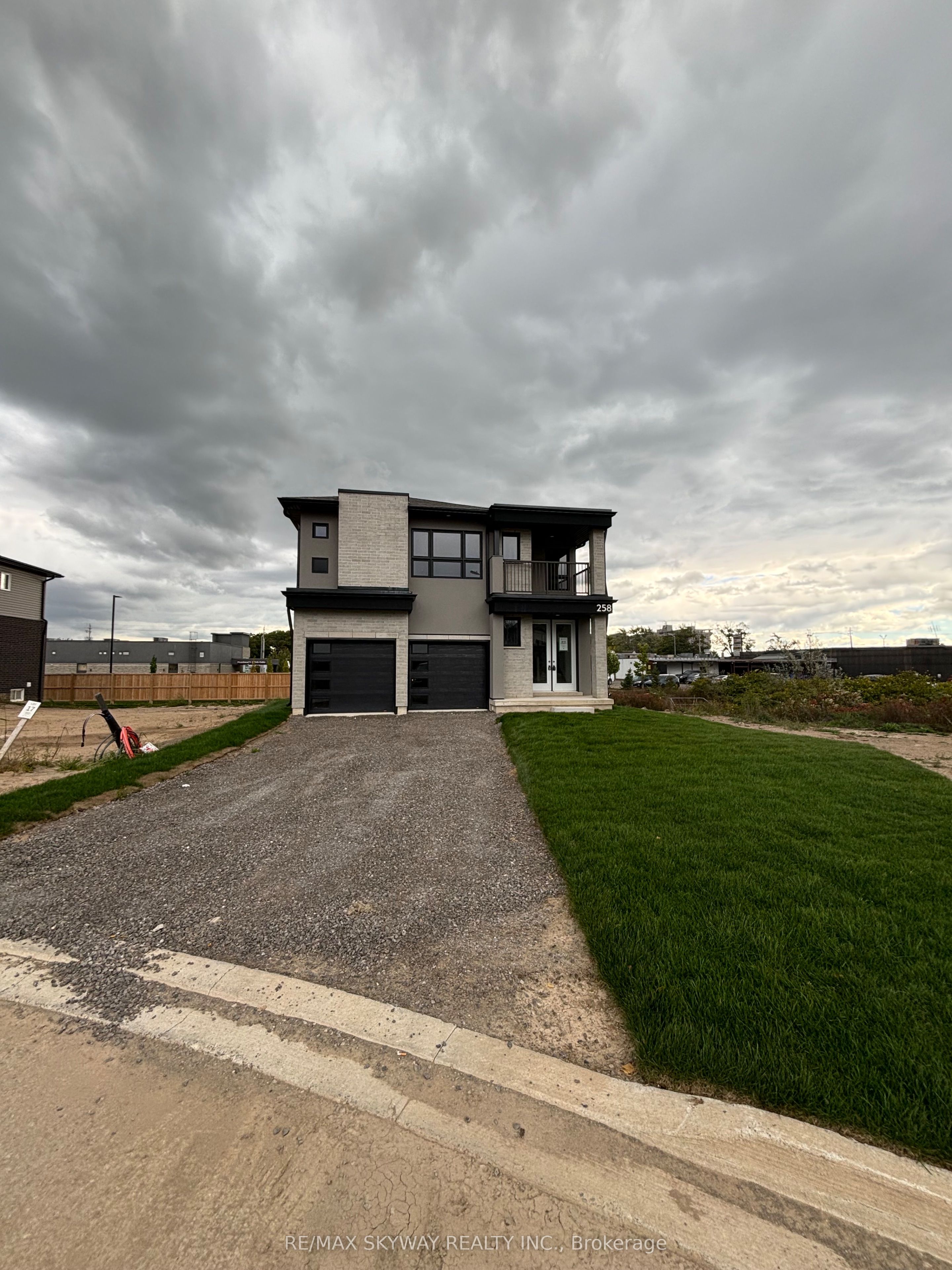 258 Wellandvale Drive, Welland, ON, L3C 0K3
