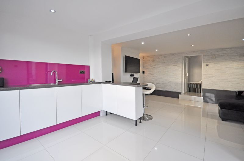 Additional image 14 of 3 bed detached house for saleSuperb Detached House, Beechwood Crescent, Newport NP19