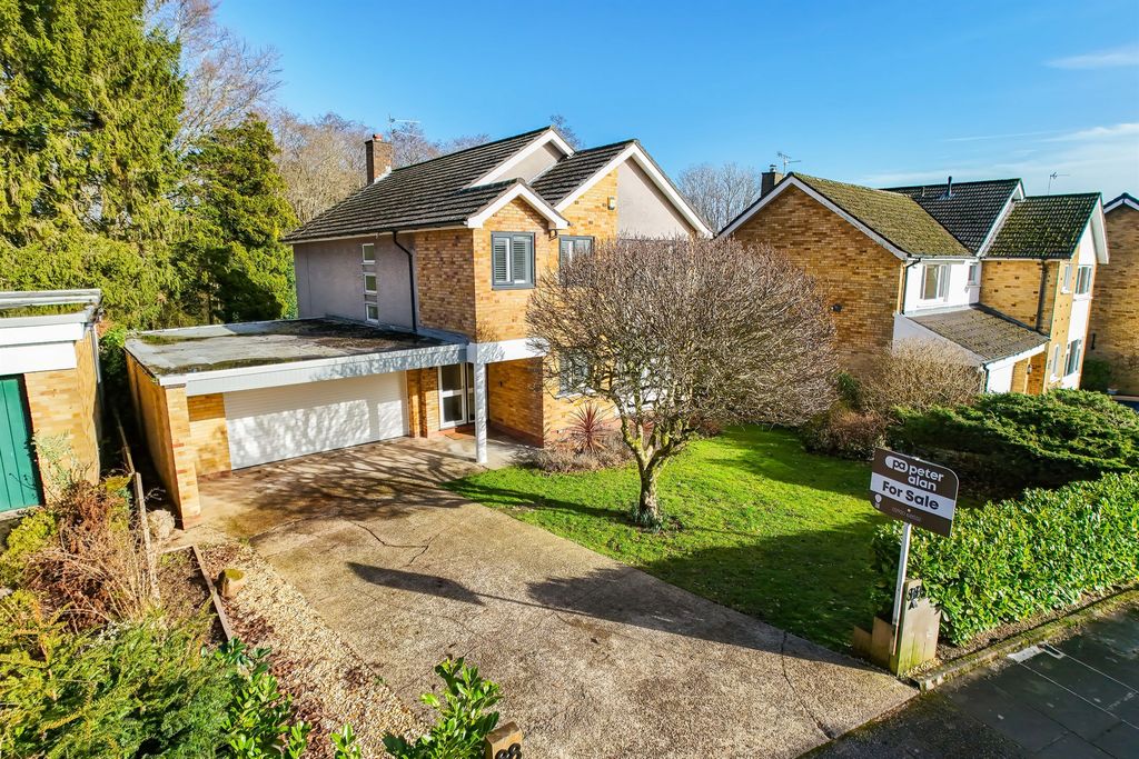 4 bed detached house for saleSouth Rise, Llanishen, Cardiff CF14