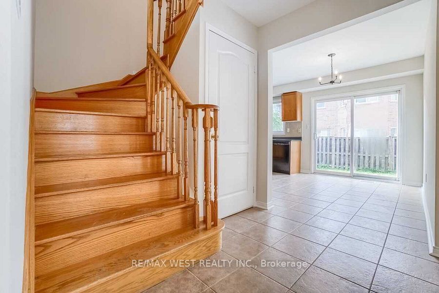 Additional image 3 of 256 Brisdale Drive, Brampton, ON, L7A 2T3