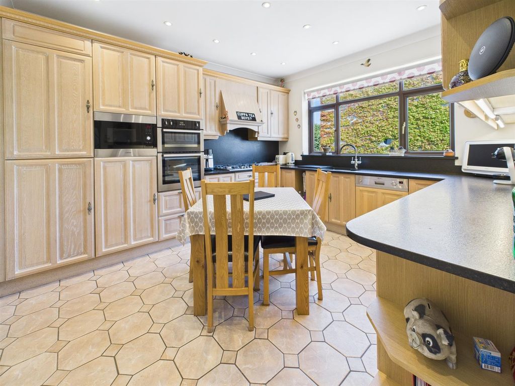 Additional image 6 of 5 bed detached bungalow for saleChepstow Road, Caldicot NP26