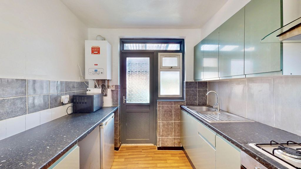 Additional image 20 of 4 bed terraced house for saleSummit Close, London NW9