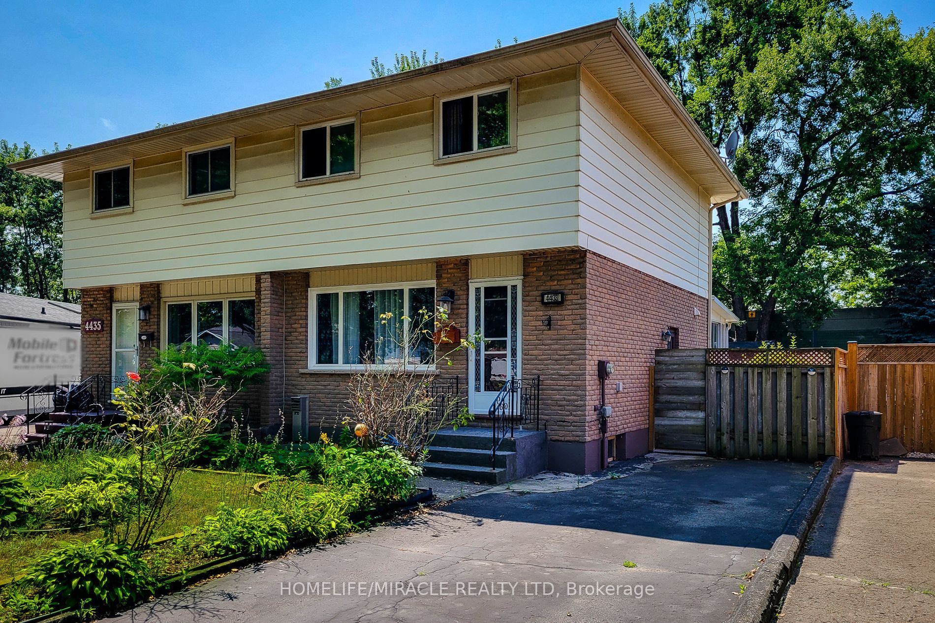 4433 Meadowvale Drive, Niagara Falls, ON, L2E 5W8