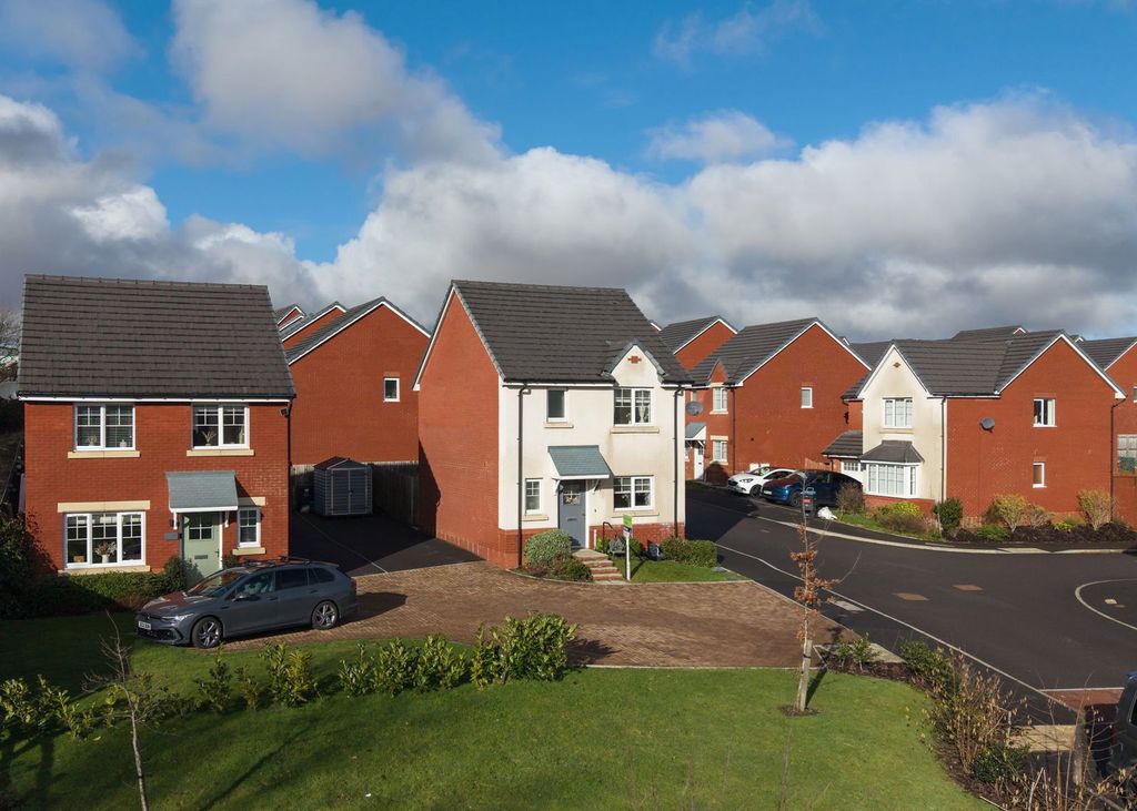 Additional image 2 of 3 bed detached house for saleBlue Lake Close, Ebbw Vale NP23