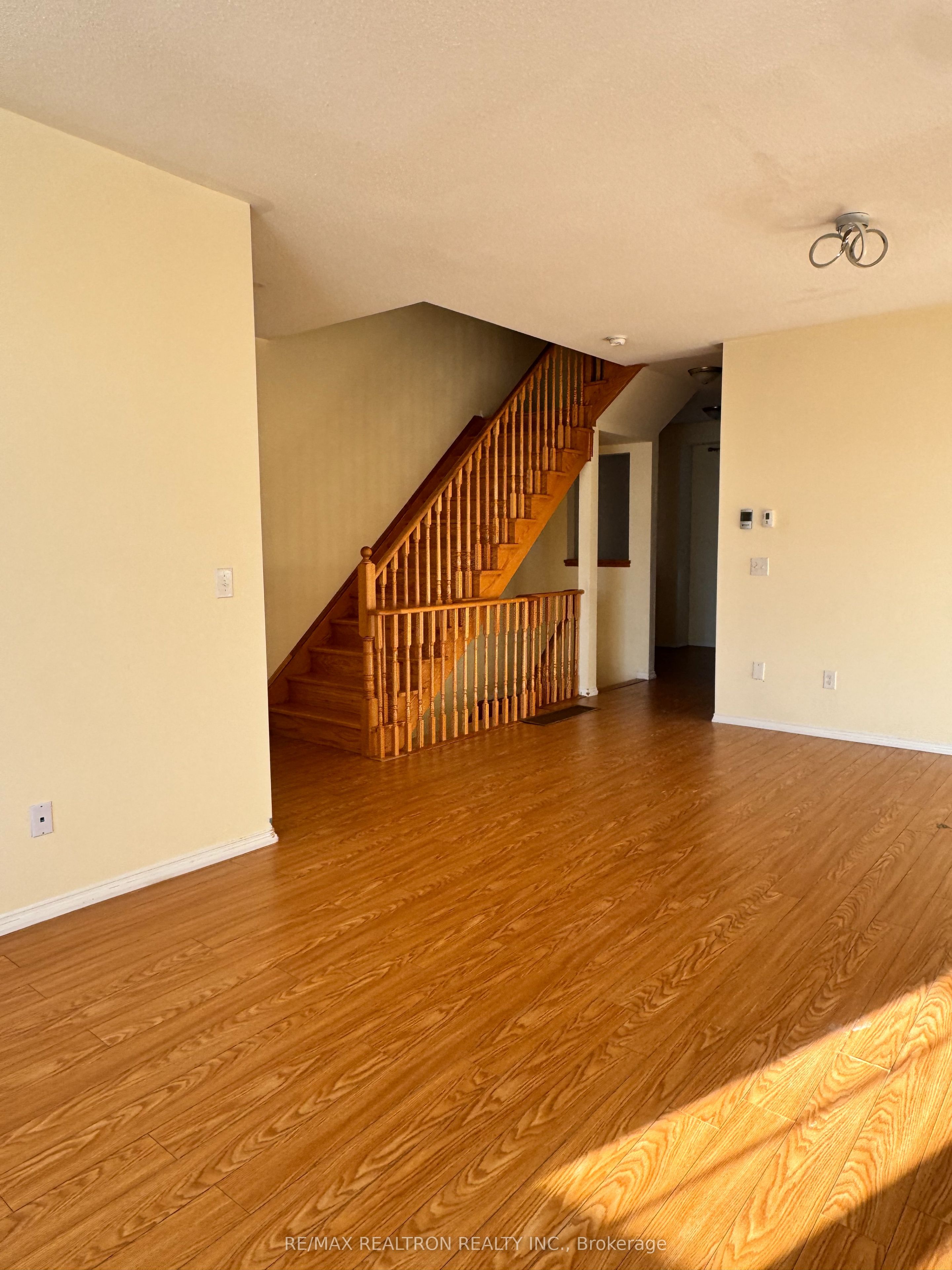 Additional image 3 of 16 Quarrie Lane, Ajax, ON, L1T 0N1