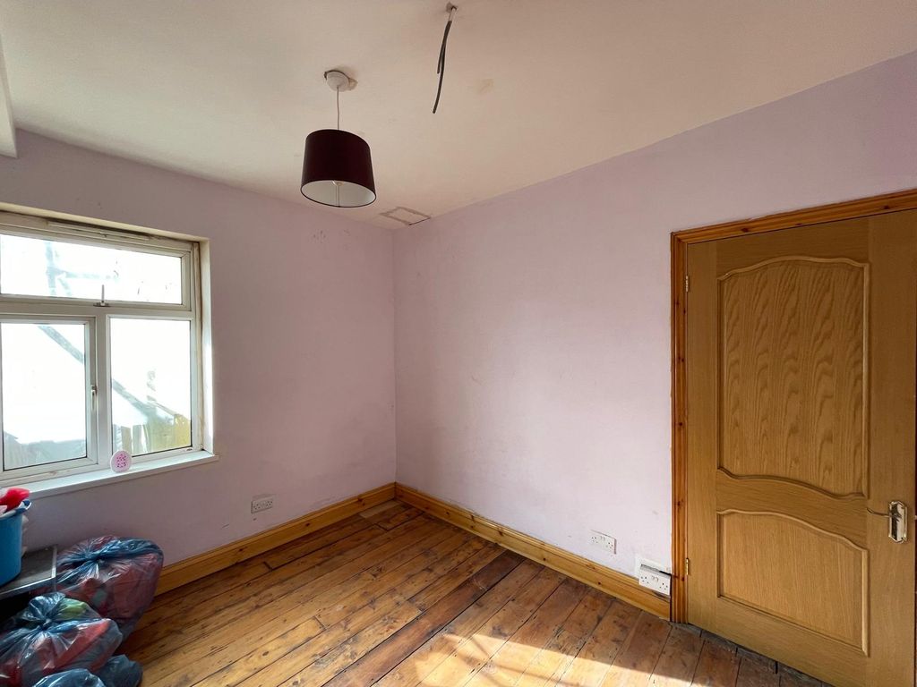 Additional image 7 of 4 bed terraced house for sale225, Lansdowne Road, Cardiff, South Wales CF5