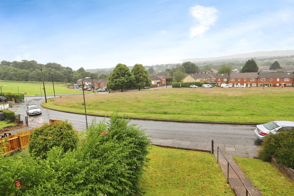 3 bed terraced house for saleTorrington Road, Llanrumney, Cardiff CF3