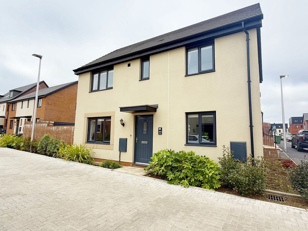 3 bed detached house for saleGwern Gwynfael, Capel Llanilltern, Cardiff. CF5