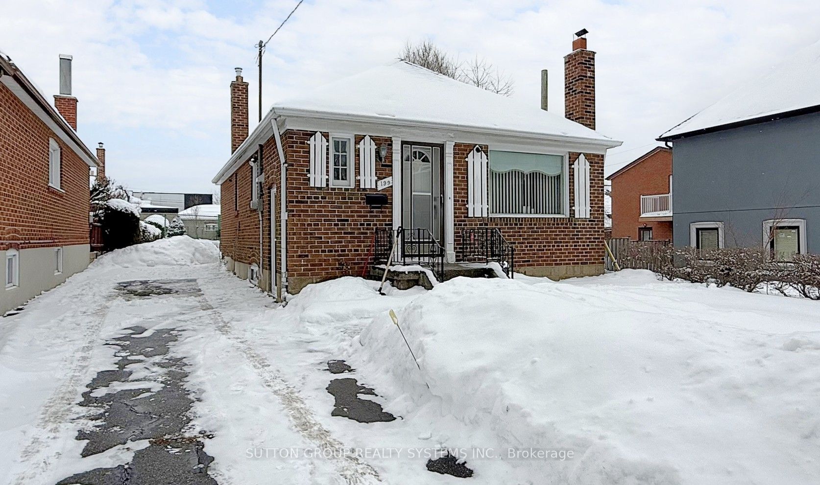 199 Strathnairn Avenue, Toronto, ON, M6M 2G6
