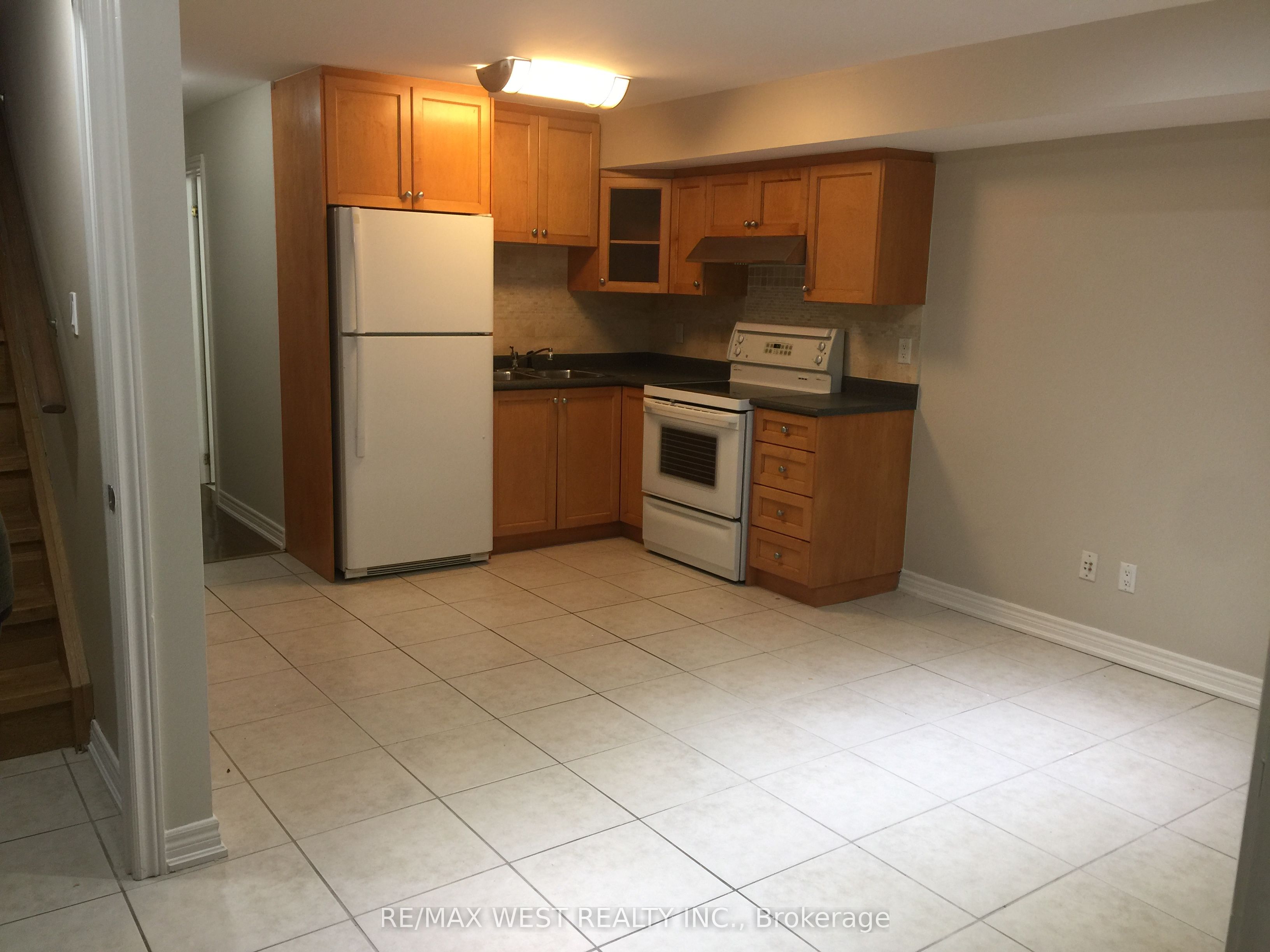 Lower-150 Wiltshire Avenue, Toronto, ON, M6N 2W1