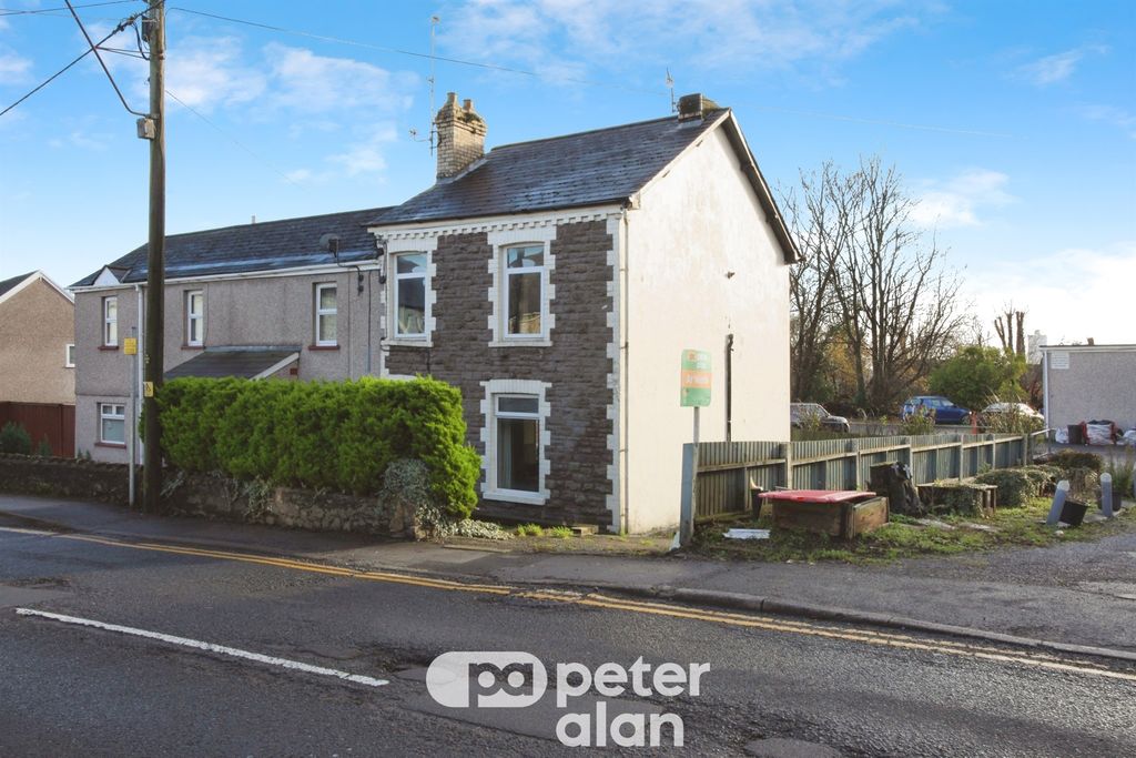 3 bed semi-detached house for saleStation Road, Pontnewydd, Cwmbran NP44