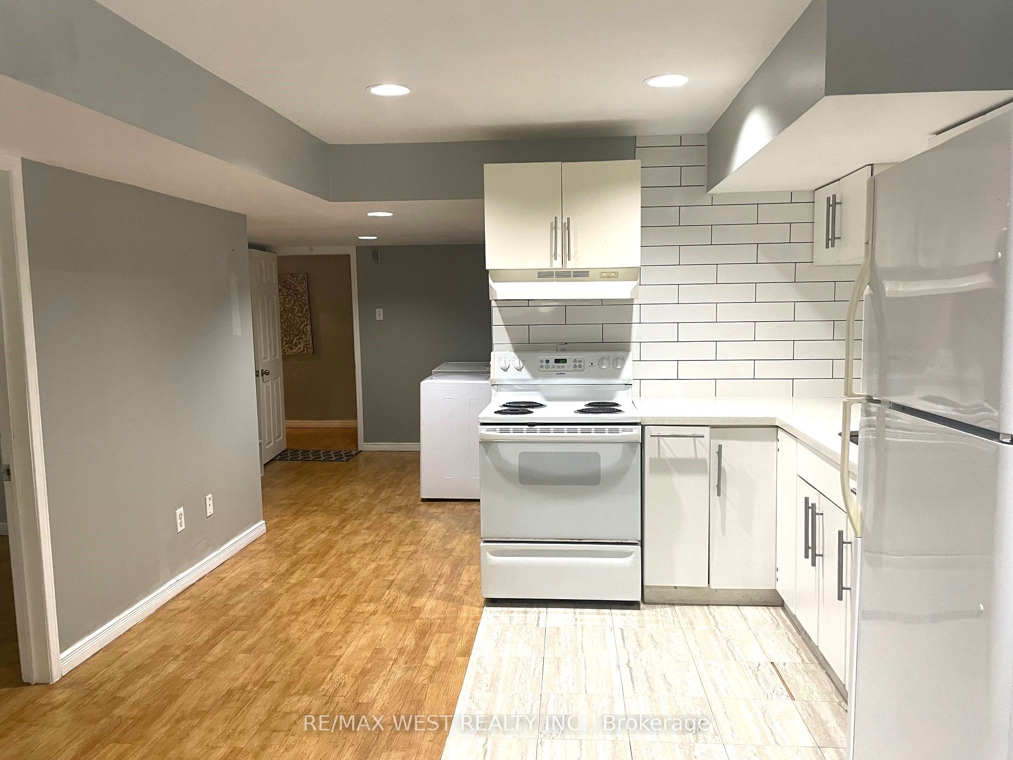 (Basement)-34 Clune Place, Whitby, ON, L1R 2C6
