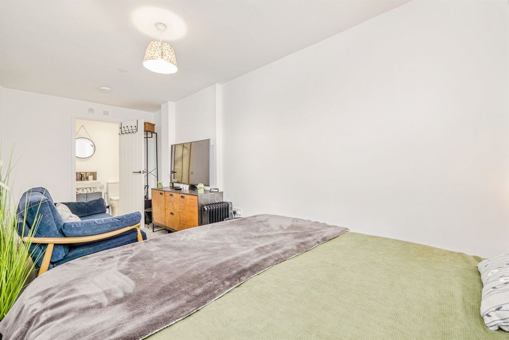 Additional image 12 of 2 bed flat for saleCardiff Road, Llandaff, Cardiff CF5