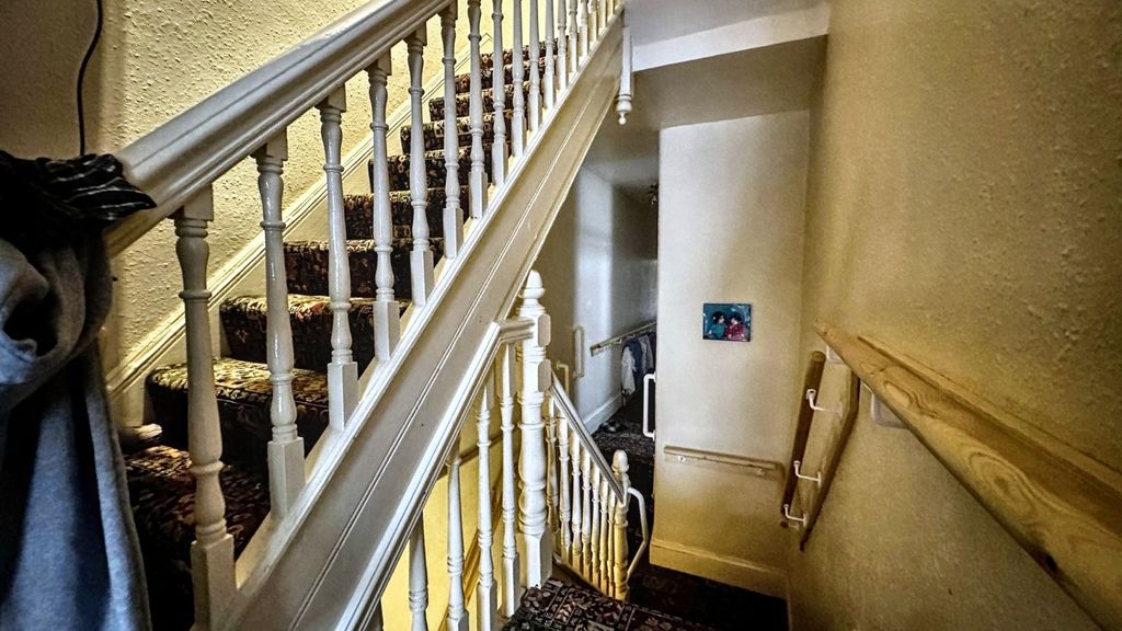 Additional image 6 of 5 bed property for saleCorporation Road, Newport NP19