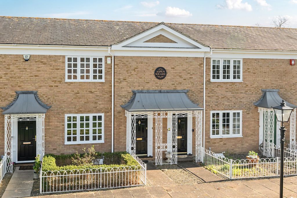 1 bed terraced house for saleAspen Square, Weybridge KT13