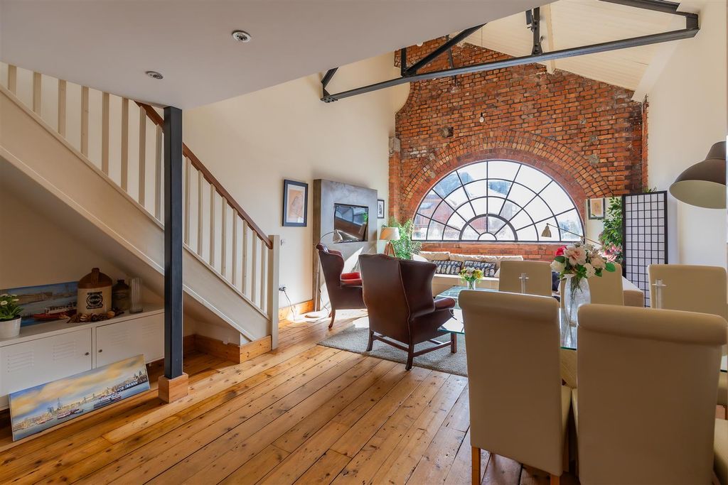 Additional image 2 of 1 bed flat for salePendyris Street, Cardiff CF11