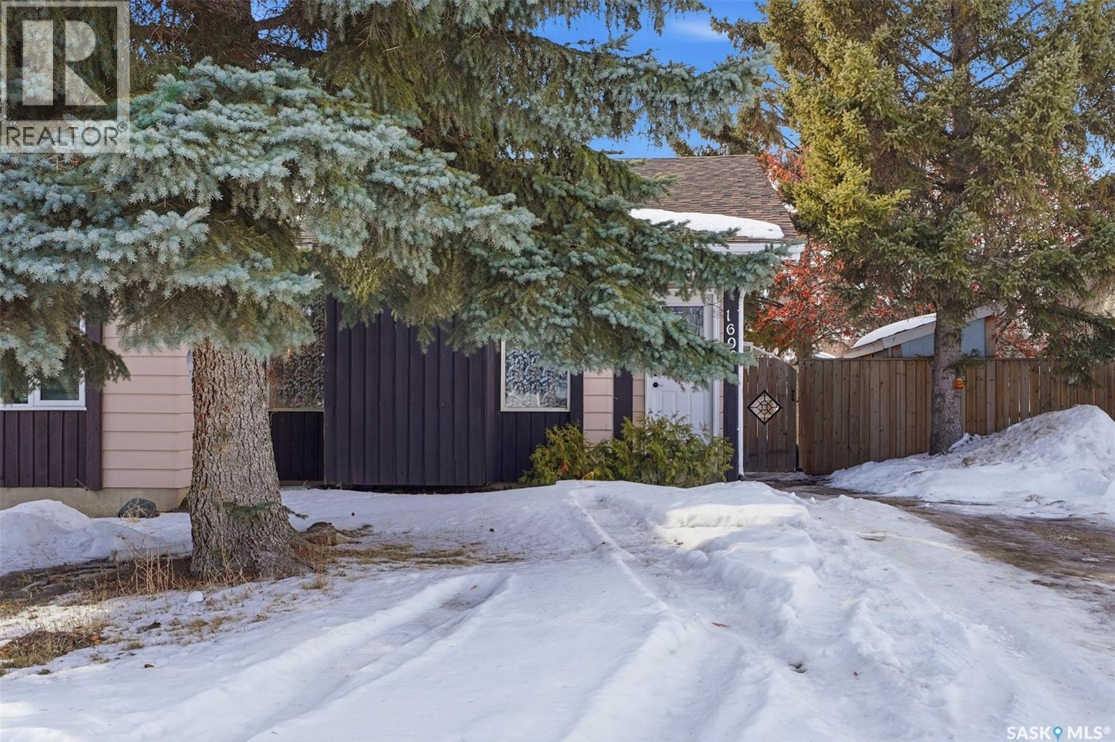 1608 Vickies Avenue, Saskatoon, SK, S7N2P3