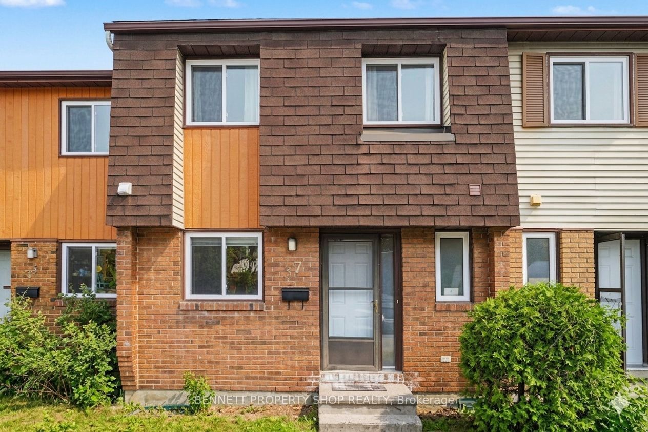 37 Pixley Private, Ottawa, ON, K1G 4C3