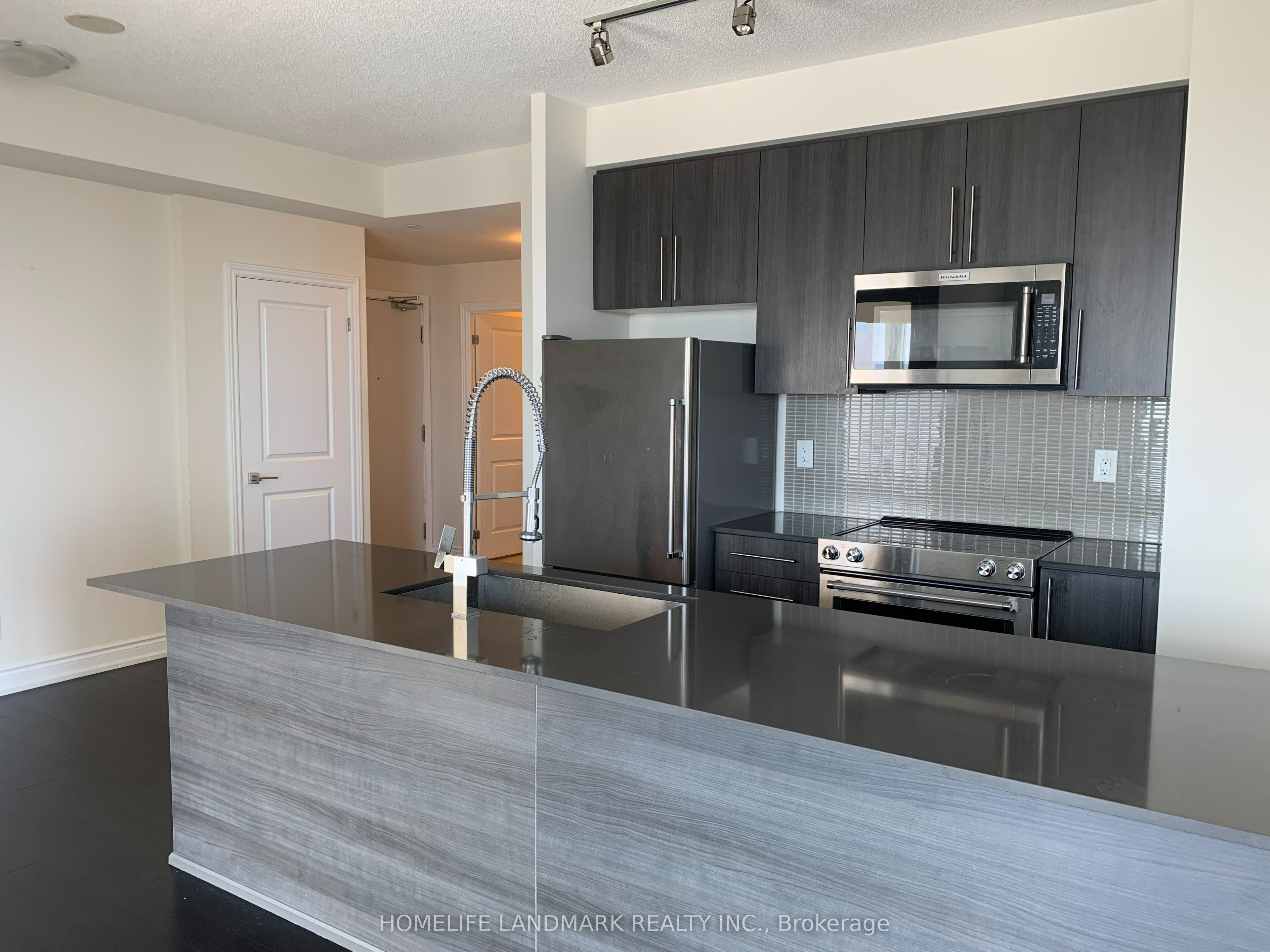 Additional image 6 of 3810-4011 Brickstone Mews, Mississauga, ON, L5B 0J7